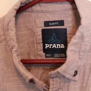 Prana short sleeve button down shirt - men’s medium